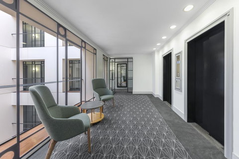 The Savoy Hotel On Little Collins Melbourne - Melbourne Tourism 10