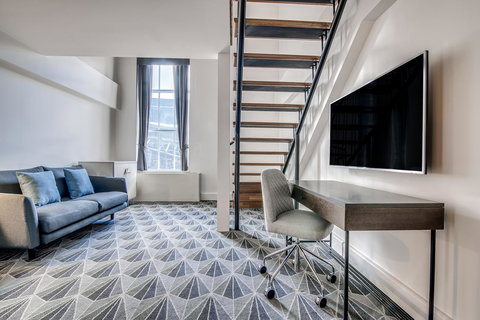 The Savoy Hotel On Little Collins Melbourne - Melbourne Tourism 9