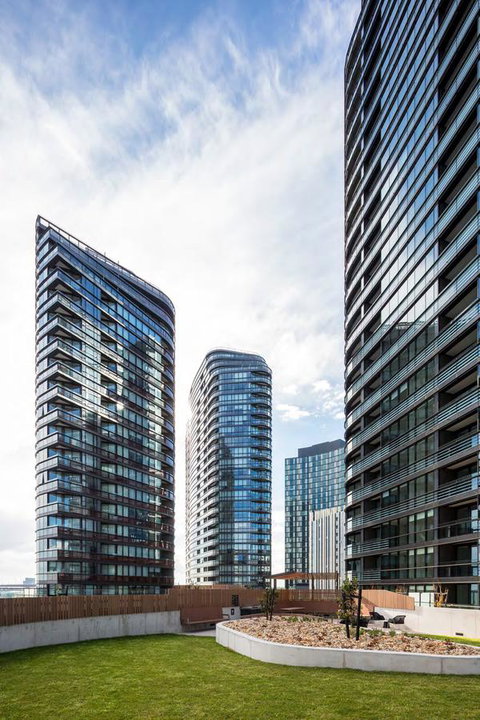 Winston Apartments Docklands - Melbourne Tourism 4
