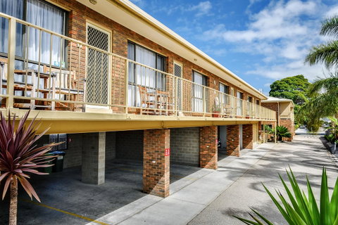 Allambi Holiday Apartments - Melbourne Tourism 18