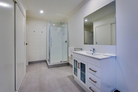 Allambi Holiday Apartments - Melbourne Tourism 37