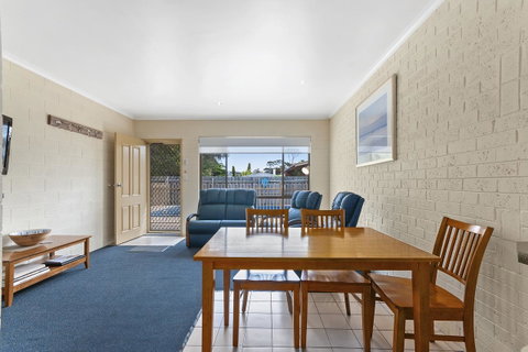 Allambi Holiday Apartments - Melbourne Tourism 12