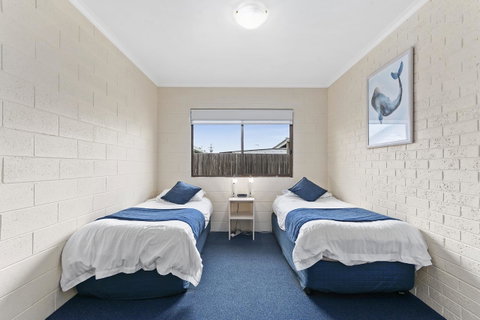 Allambi Holiday Apartments - Melbourne Tourism 6