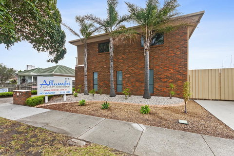 Allambi Holiday Apartments - Melbourne Tourism 5