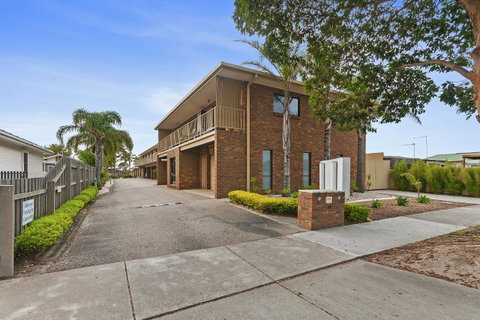 Allambi Holiday Apartments - Melbourne Tourism 8