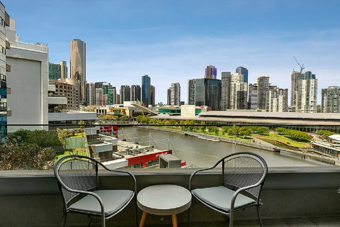 Melbourne Holiday Apartments Flinders Wharf - Melbourne Tourism 2