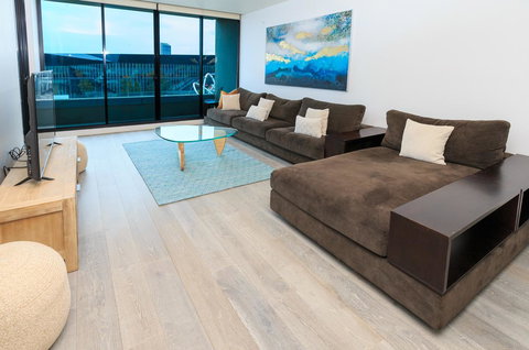Waterfront Melbourne Apartments - Melbourne Tourism 13