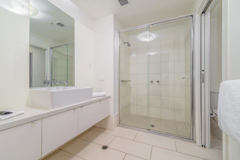 Waterfront Melbourne Apartments - Melbourne Tourism 32