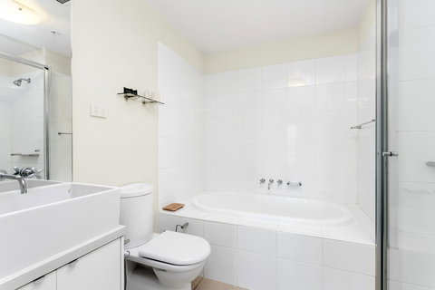 Waterfront Melbourne Apartments - Melbourne Tourism 26