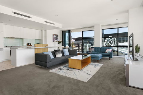 Waterfront Melbourne Apartments - Melbourne Tourism 1