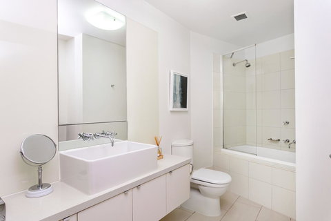 Waterfront Melbourne Apartments - Melbourne Tourism 37