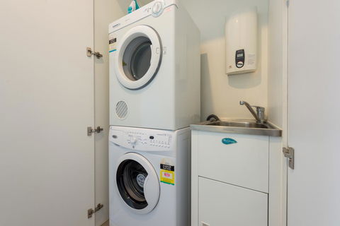 Amazing Accommodations: Vogue - Melbourne Tourism 25