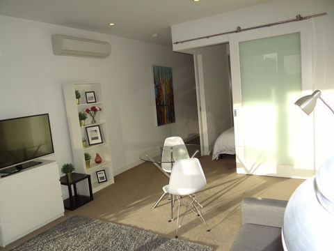 Amazing Accommodations: Vogue - Melbourne Tourism 20