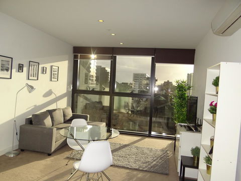 Amazing Accommodations: Vogue - Melbourne Tourism 16