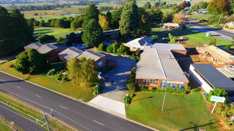 Mountain Creek Motel Bar & Restaurant - Melbourne Tourism 21