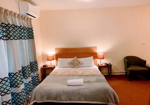 Mountain Creek Motel Bar & Restaurant - Melbourne Tourism 2