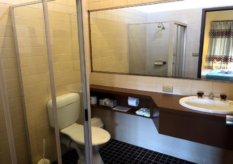 Mountain Creek Motel Bar & Restaurant - Melbourne Tourism 9