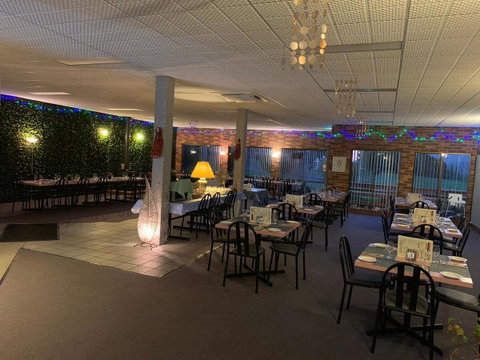 Mountain Creek Motel Bar & Restaurant - Melbourne Tourism 14