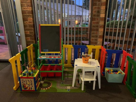 Mountain Creek Motel Bar & Restaurant - Melbourne Tourism 11