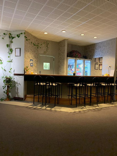 Mountain Creek Motel Bar & Restaurant - Melbourne Tourism 18