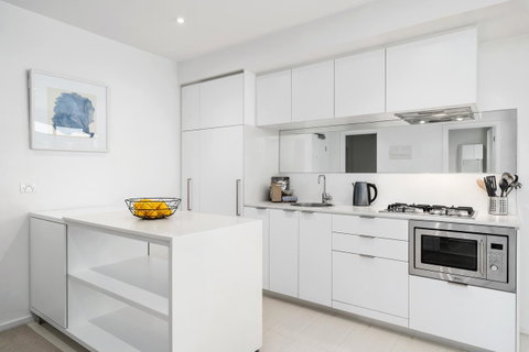 Complete Host Tiara Apartments - Melbourne Tourism 37