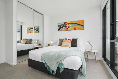 Complete Host Tiara Apartments - Melbourne Tourism 35