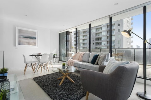 Complete Host Tiara Apartments - Melbourne Tourism 22