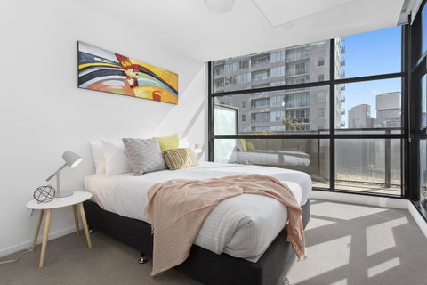 Complete Host Tiara Apartments - Melbourne Tourism 24