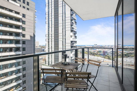 Complete Host Tiara Apartments - Melbourne Tourism 11