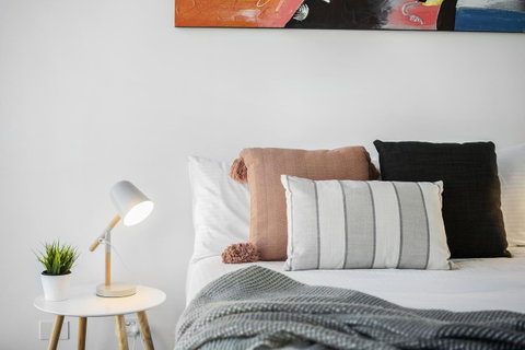 Complete Host Tiara Apartments - Melbourne Tourism 7