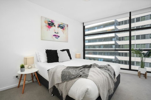 Complete Host Tiara Apartments - Melbourne Tourism 19