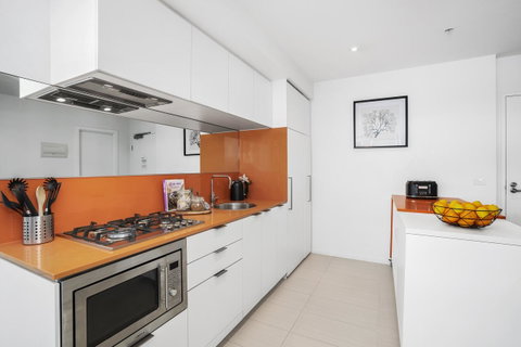 Complete Host Tiara Apartments - Melbourne Tourism 15