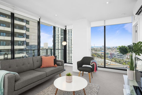 Complete Host Tiara Apartments - Melbourne Tourism 16
