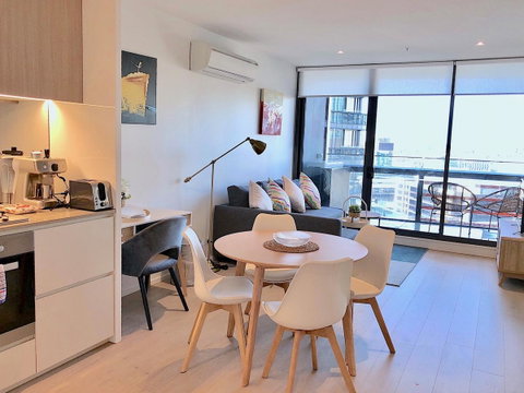 Pride Docklands Waterfront Apartment City View - Melbourne Tourism 5