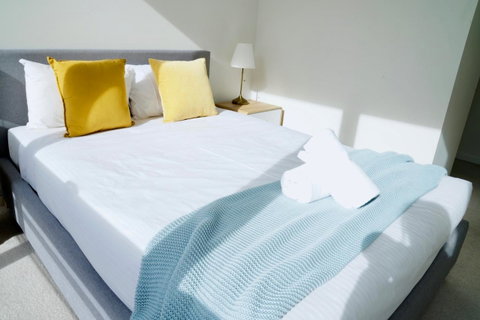 Pride Docklands Waterfront Apartment City View - Melbourne Tourism 2