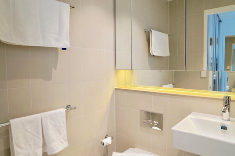 Pride Docklands Waterfront Apartment City View - Melbourne Tourism 17