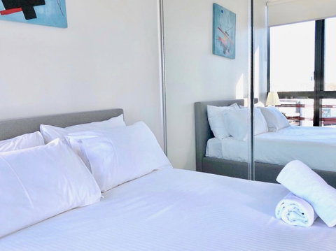 Pride Docklands Waterfront Apartment City View - Melbourne Tourism 43