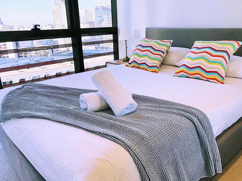 Pride Docklands Waterfront Apartment City View - Melbourne Tourism 26