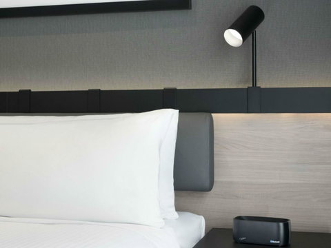 Vibe Hotel Melbourne Docklands - Melbourne Tourism 13