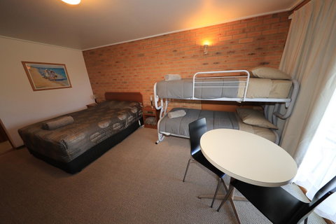 Quays Motel San Remo - Melbourne Tourism 11