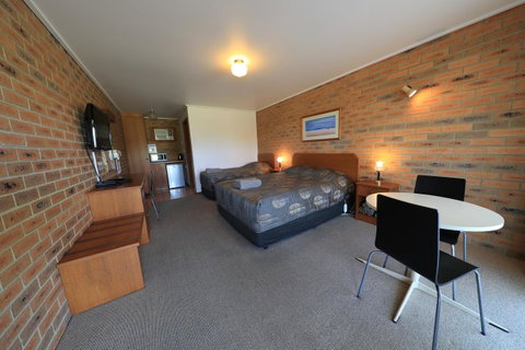 Quays Motel San Remo - Melbourne Tourism 10