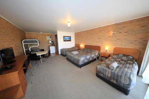 Quays Motel San Remo - Melbourne Tourism 6