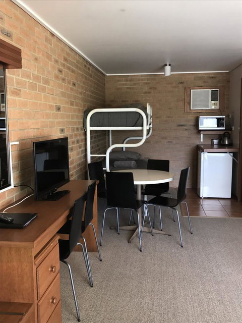 Quays Motel San Remo - Melbourne Tourism 3