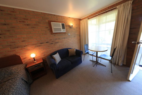 Quays Motel San Remo - Melbourne Tourism 2