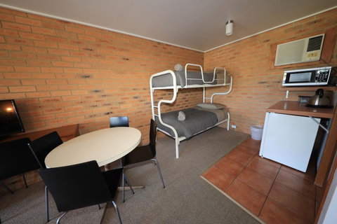 Quays Motel San Remo - Melbourne Tourism 5