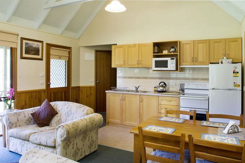 Shady Brook Cottages - Melbourne Tourism 2