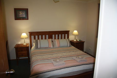 Shady Brook Cottages - Melbourne Tourism 34