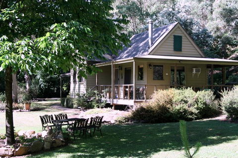Shady Brook Cottages - Melbourne Tourism 1