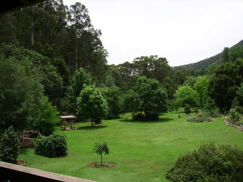Shady Brook Cottages - Melbourne Tourism 23