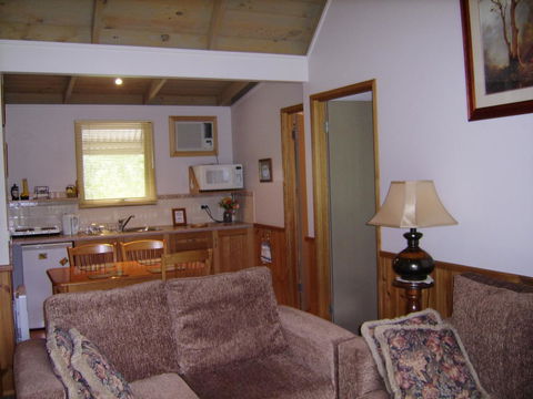 Shady Brook Cottages - Melbourne Tourism 22
